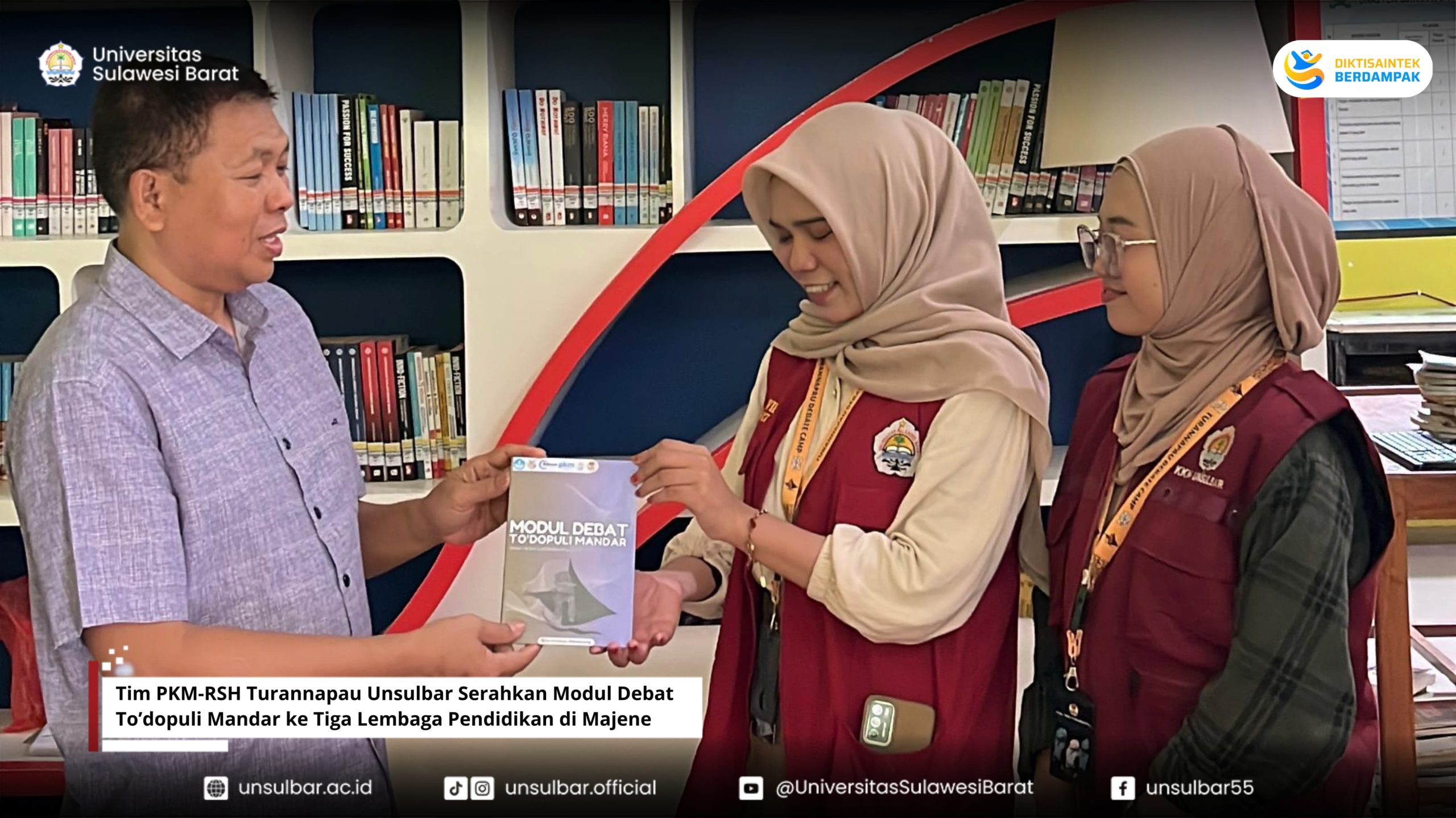 Tim PKM-RSH Turannapau Unsulbar Serahkan Modul Debat To’dopuli Mandar ke Tiga Lembaga Pendidikan di Majene  