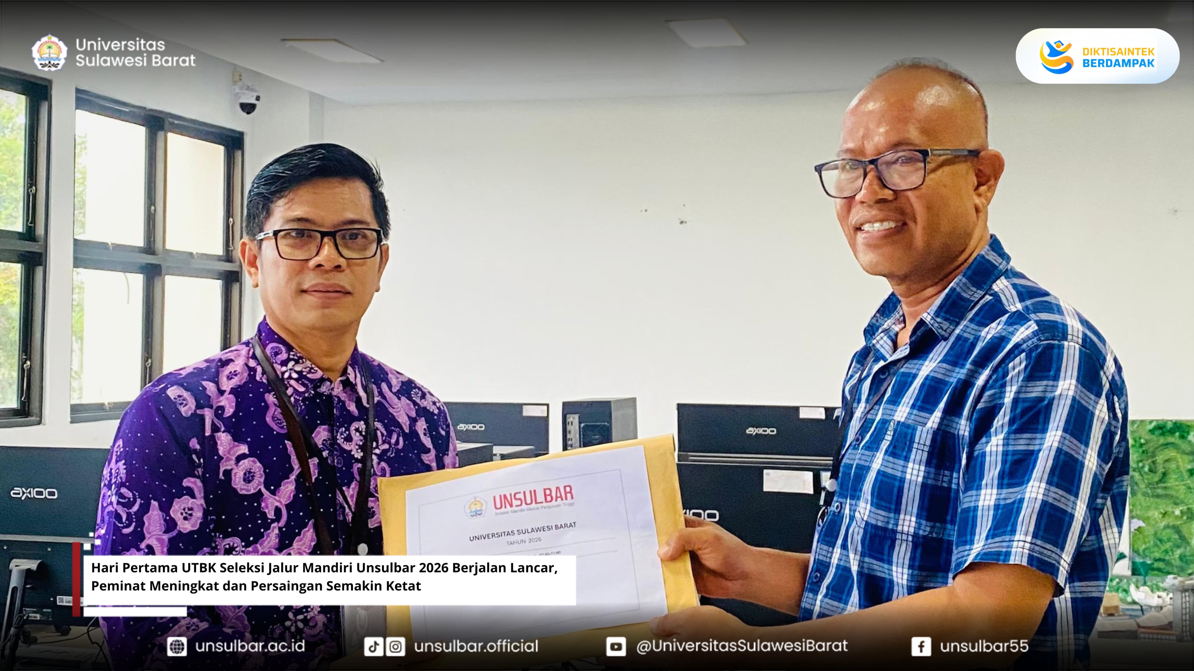 Penyerahan Berkas UTBK Seleksi Jalur Mandiri kepada PJL (Penanggung jawab Lokasi)